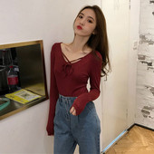 Lezser női blúz V-nyakkal több színben megkötős