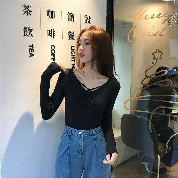 Lezser női blúz V-nyakkal több színben megkötős