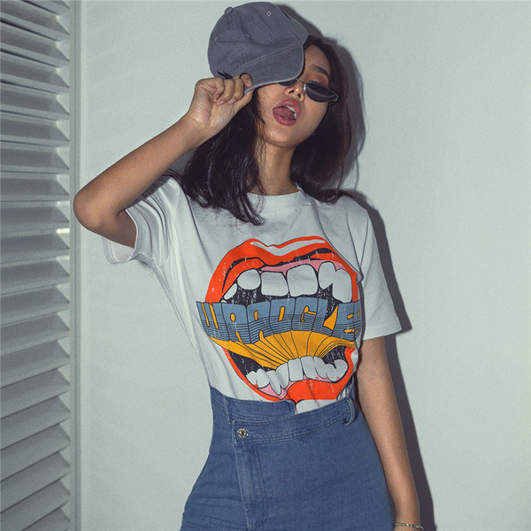 Hétköznapi női póló fehér rátéttel