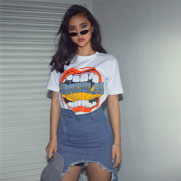 Hétköznapi női póló fehér rátéttel