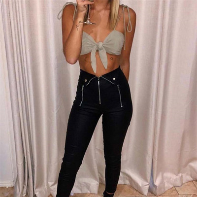 Aktuális női nadrág fekete színben, magas derékkal és cipzárral