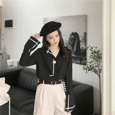 Egyszerű női ing fehér és fekete színben, V-nyakkal