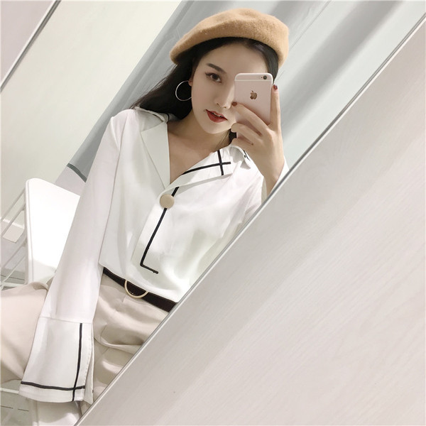 Egyszerű női ing fehér és fekete színben, V-nyakkal