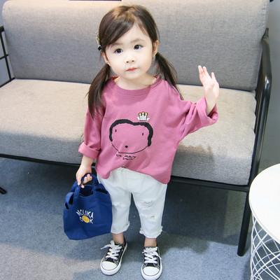 Gyerek blúz lányoknak fehér és lila színben, mintával