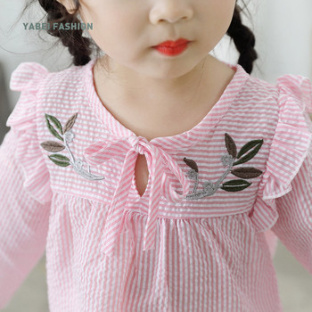 Модерна детска блуза в три цвята с бродерия