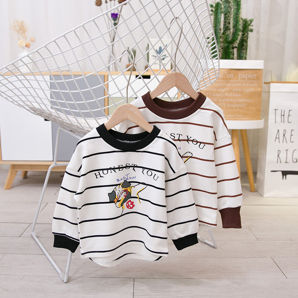 Παιδική μπλούζα για αγόρια με δίχρωμες εφαρμογές και επιγραφές