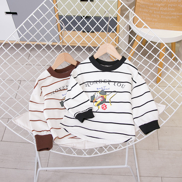 Παιδική μπλούζα για αγόρια με δίχρωμες εφαρμογές και επιγραφές