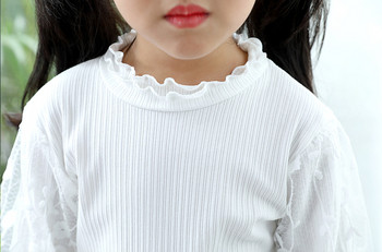 Стилна детска блуза за момичета в бял цвят с дантела и бродерия