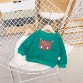 Gyerek blúz fiúknak fehér és zöld színben emblémával