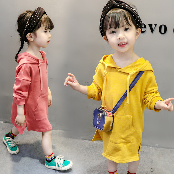 Gyermek sportruha lányoknak két színben kapucnival