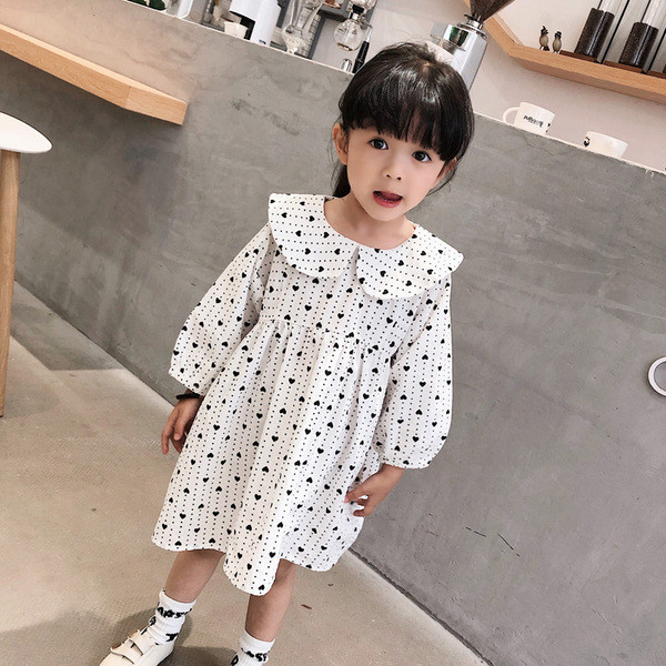 Új tavaszi gyerekruha fehér színben