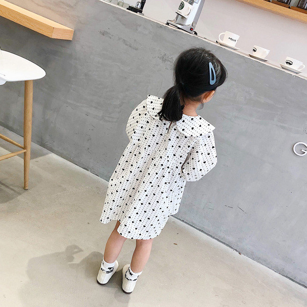 Új tavaszi gyerekruha fehér színben