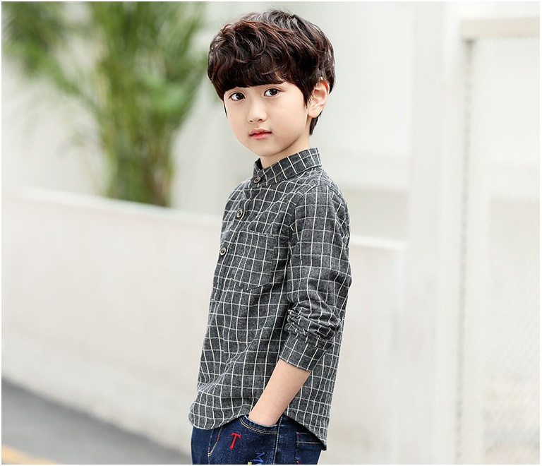 Modern, kockás gyereking zsebbel, két színben