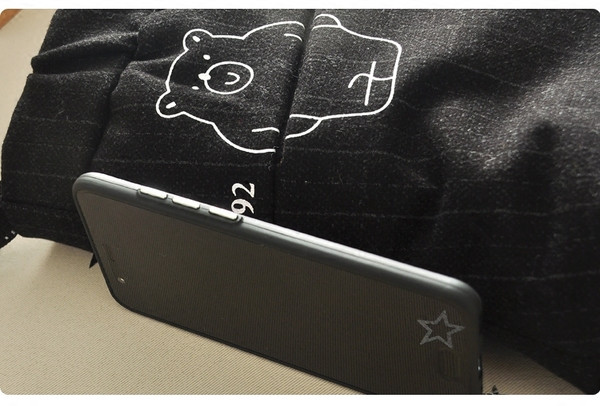 Modern gyerek nadrág fiúknak fekete színben, rátéttel