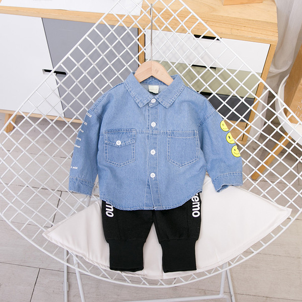 Gyermek farmer ing fiúknak színes rátéttel és zsebekkel