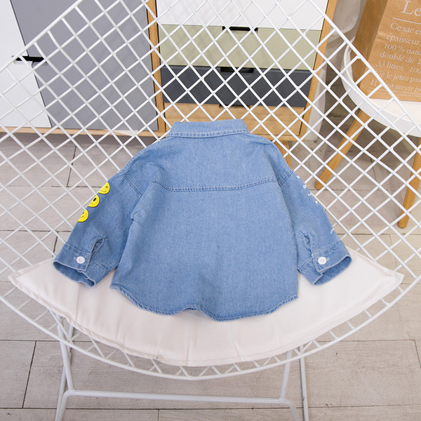 Gyermek farmer ing fiúknak színes rátéttel és zsebekkel