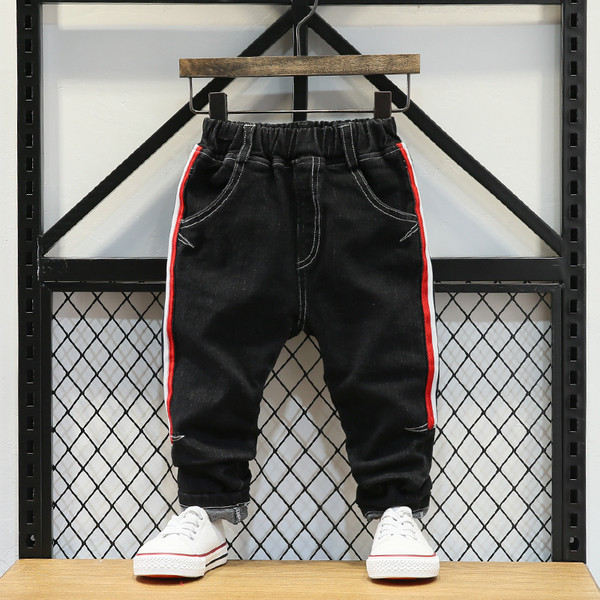 Modern gyerekfarmer fekete színben, színes szegéllyel