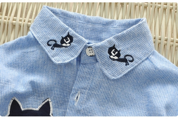 Modern gyereking fiúknak hímzéssel