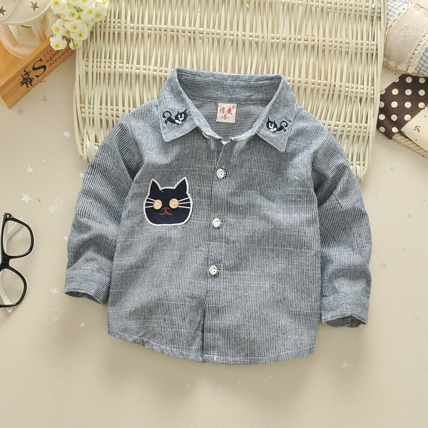 Modern gyereking fiúknak hímzéssel