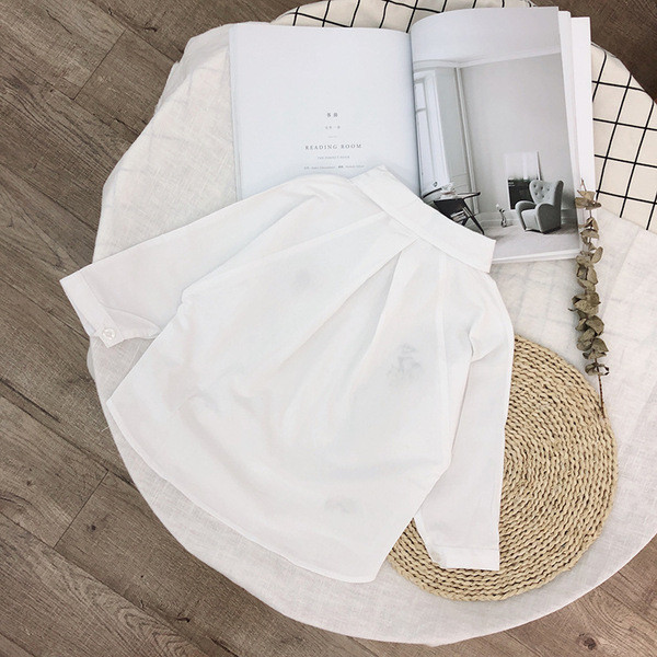 Modern gyereking fiúknak fehér színben, hímzéssel