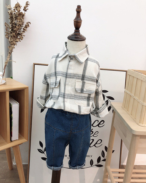 Gyermek kockás ing fiúknak hosszú ujjal és zsebekkel