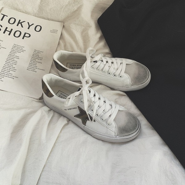 Női alkalmi tornacipő lapos talppal, két színben