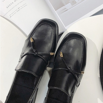 Női alkalmi cipő eko bőrből fekete-fehér színben