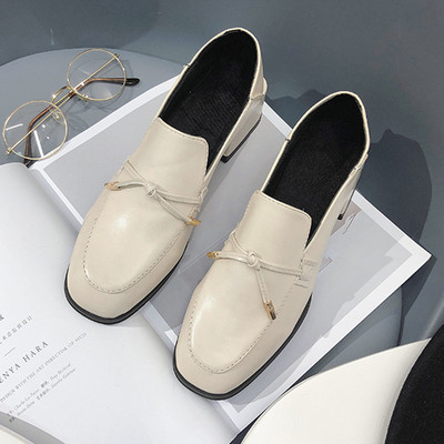 Női alkalmi cipő eko bőrből fekete-fehér színben