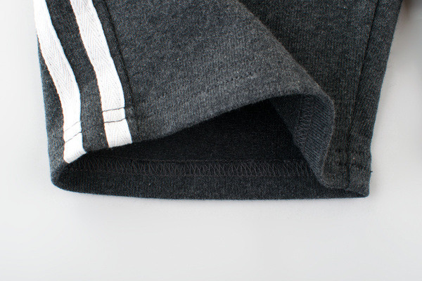 Gyerek rövidnadrág fiúknak szürke zsebekkel