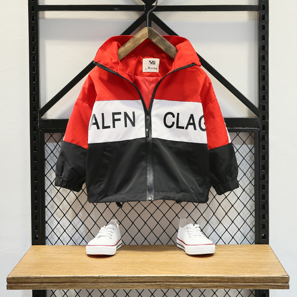 Modern gyerek kabát fiúknak irizáló színű felirattal