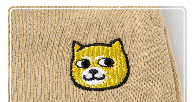 Gyermek rövidnadrág fiúknak hímzéssel - három színben