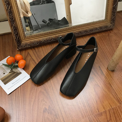 Vastag sarkú női szabadidő cipő, két színben