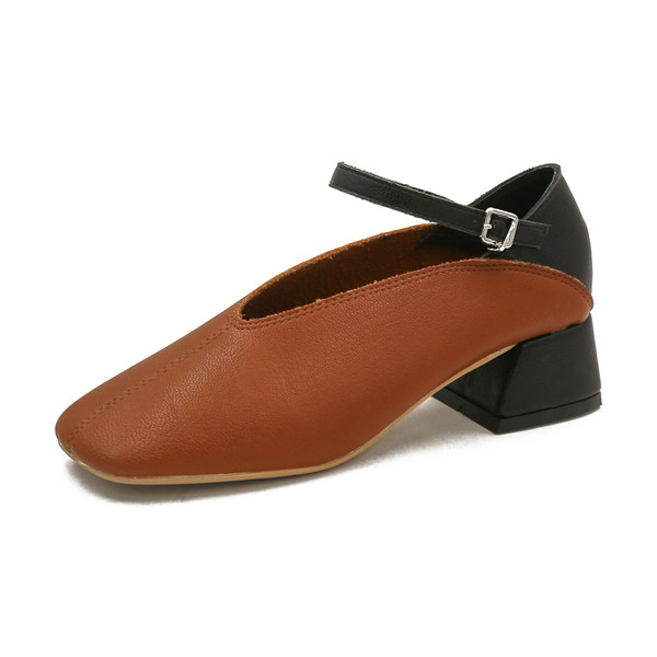 Vastag sarkú női szabadidő cipő, két színben