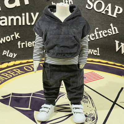 Gyermek alkalmi szett 3D elemekkel a motorháztetőn két színben