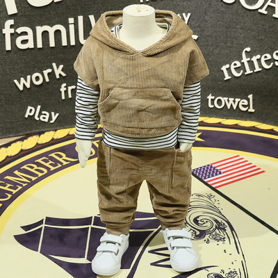 Gyermek alkalmi szett 3D elemekkel a motorháztetőn két színben