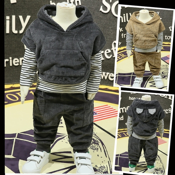 Gyermek alkalmi szett 3D elemekkel a motorháztetőn két színben