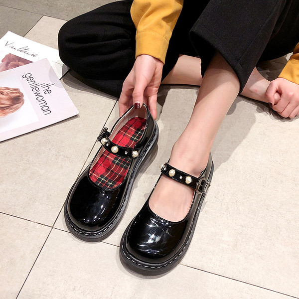 Női alkalmi cipő két színben gyöngy díszítéssel