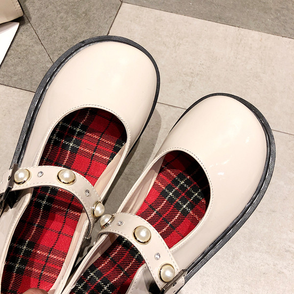 Női alkalmi cipő két színben gyöngy díszítéssel