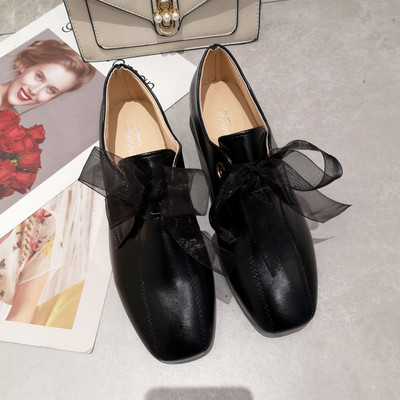 Női alkalmi cipő öko bőrből, tüll fűzővel