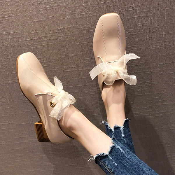 Női alkalmi cipő öko bőrből, tüll fűzővel