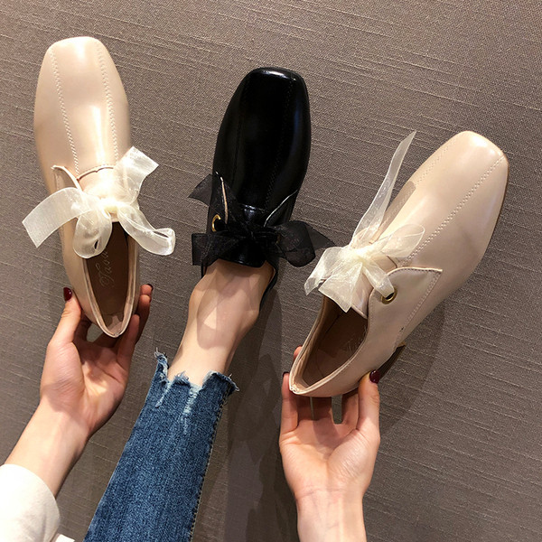 Női alkalmi cipő öko bőrből, tüll fűzővel