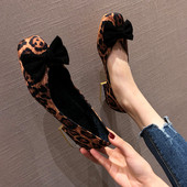 Női alkalmi cipő öko velúrból két színben, szalaggal