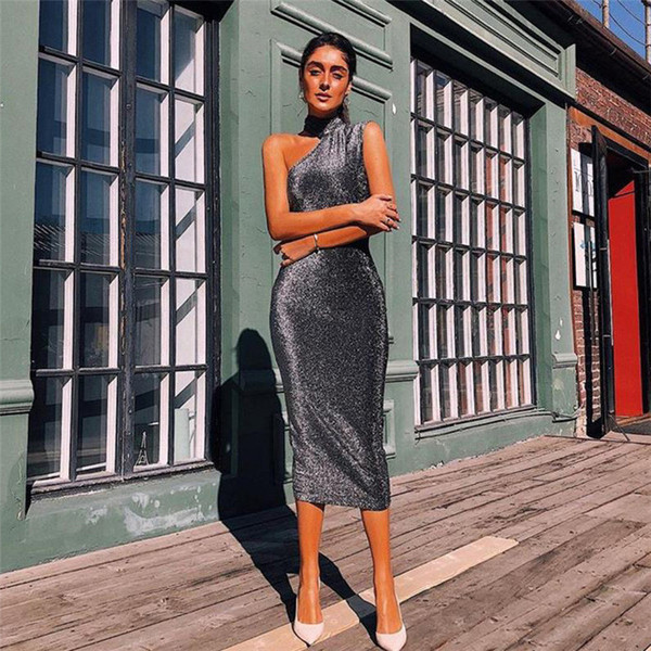 Elegáns női ruha O-nyakkal