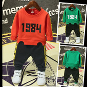 Modern gyerek öltöny két színben, színes szegéllyel