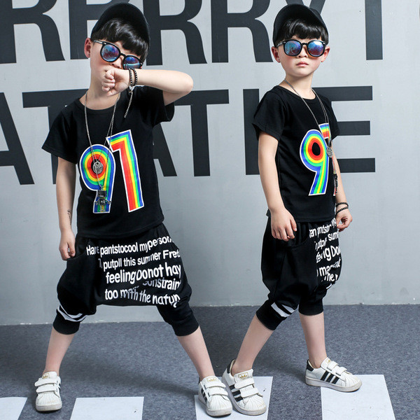 Gyermek sportkészlet fiúknak fekete felirattal