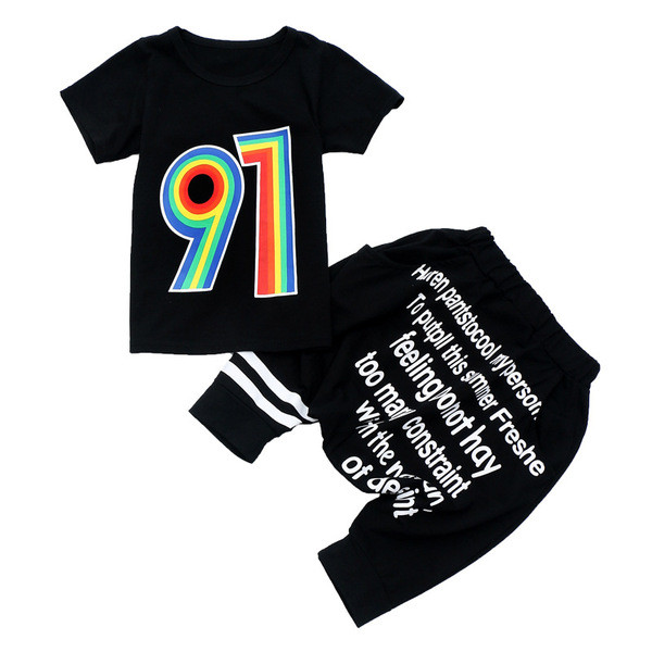 Gyermek sportkészlet fiúknak fekete felirattal