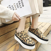 Három színben fűzős női sport- és szabadidőcipő