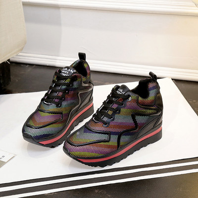 Két színű, magas talpú női alkalmi cipő