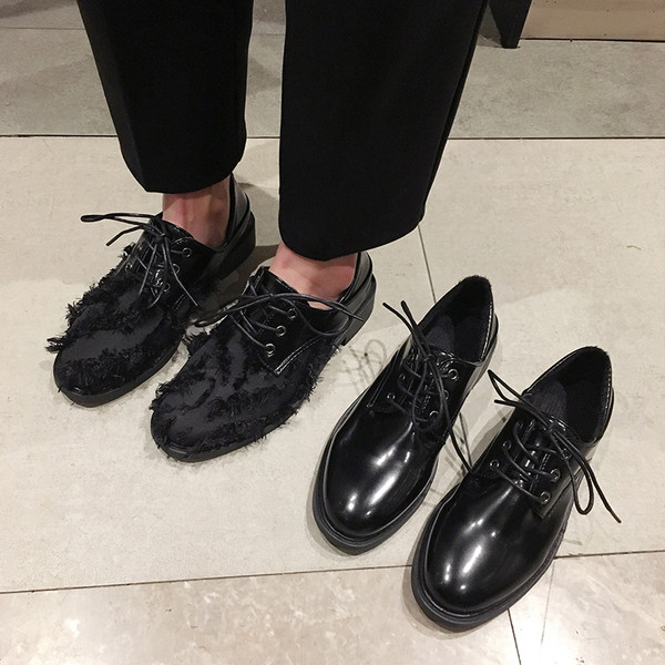 Női alkalmi cipő fekete színben két modell