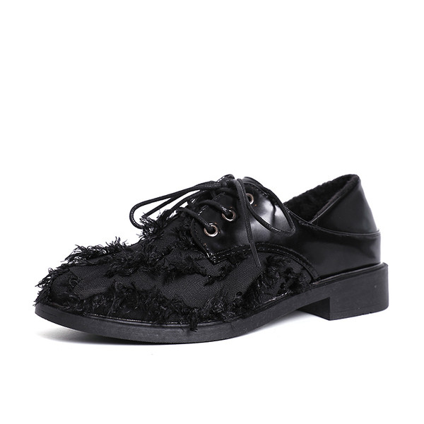 Női alkalmi cipő fekete színben két modell